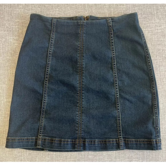 Free People Jean Skirt Size 8 - Picture 3 of 4